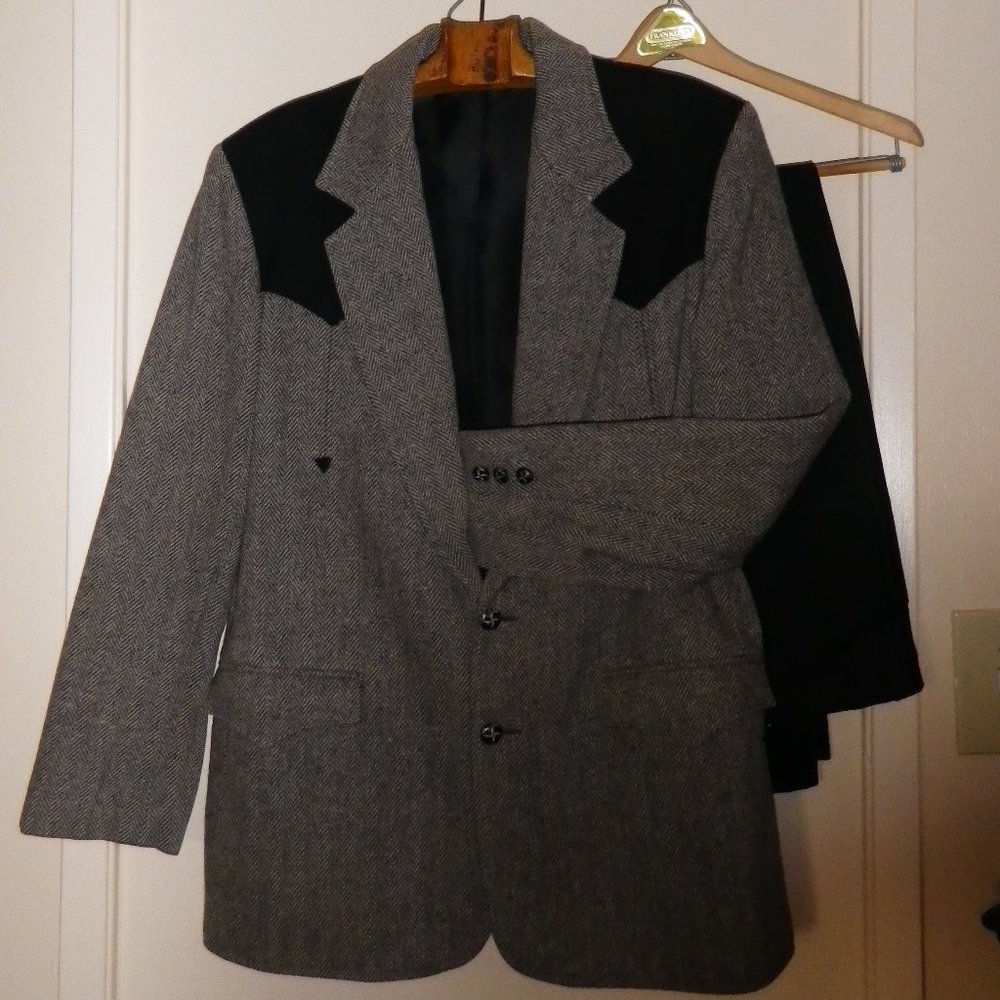 LIKE NEW Man's Western winter wool black & tan  suit w/ western tuxedo slacks